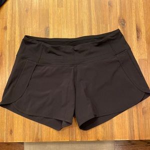 Lululemon speed up black shorts, size 6